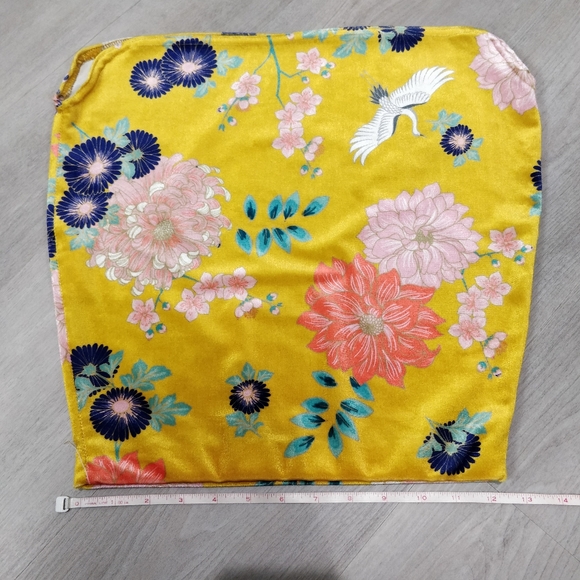 PrettyLittleThing velvety floral yellow mini skirt - Picture 13 of 15